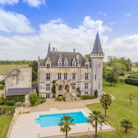 Chateau Borgeat De Lagrange - Privatisation Bed & Breakfast Blaye Exterior photo